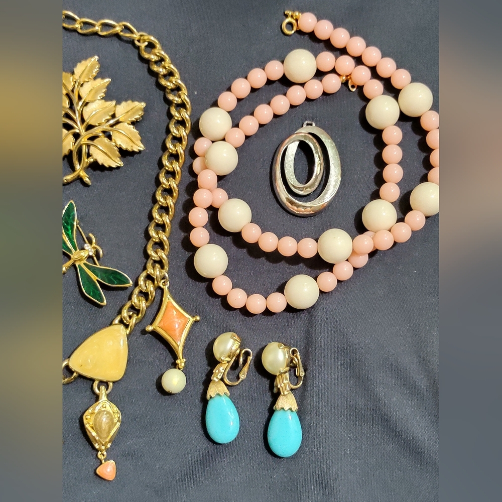 ❤️ SOLD!!! Trifari Jewelry Lot - Picture 3 of 10
